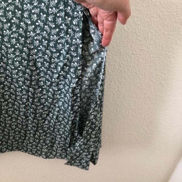 Sage green and white floral midi dress size medium - Picture 8 of 8